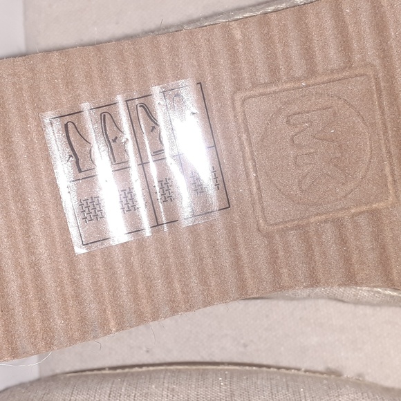 NWT' Women's Linen Michael Kors Espadrilles. - Picture 4 of 7